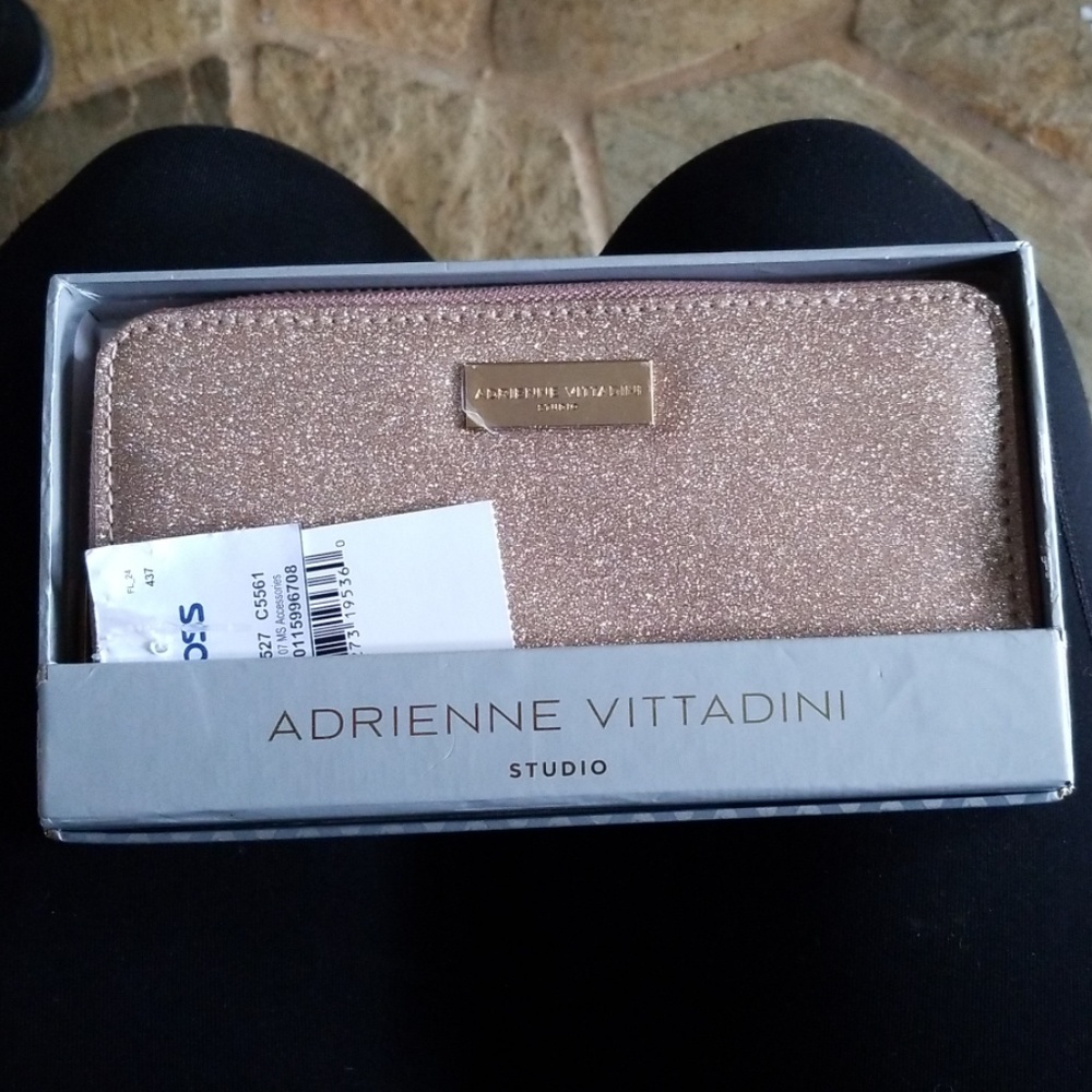 Adrienne Vittadini gold glitter wallet